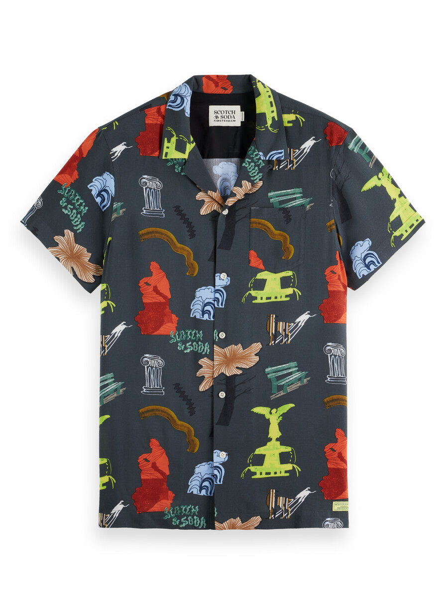 camisa de manga corta con estampado de parque y corte regular