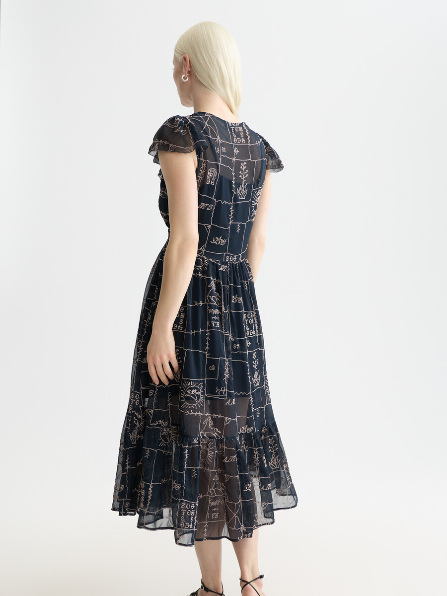 vestido midi bordado en punto de cruz