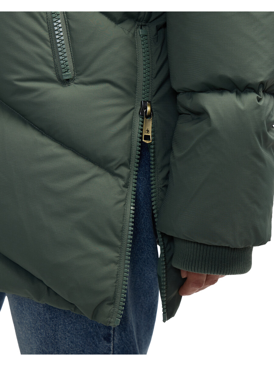 chaqueta acolchada con diseño de chevron invertido y caja fallon