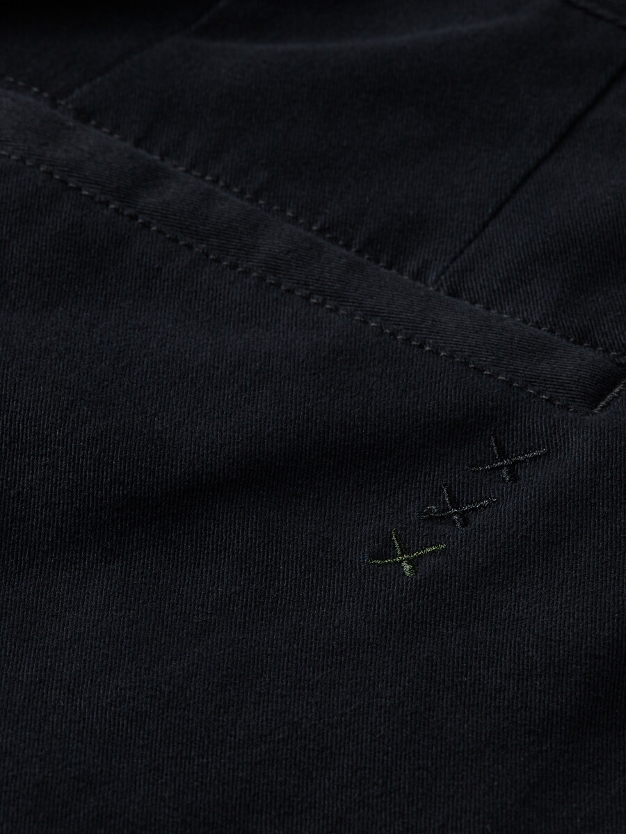 essentials — chino de sarga de mezcla de algodón drift
