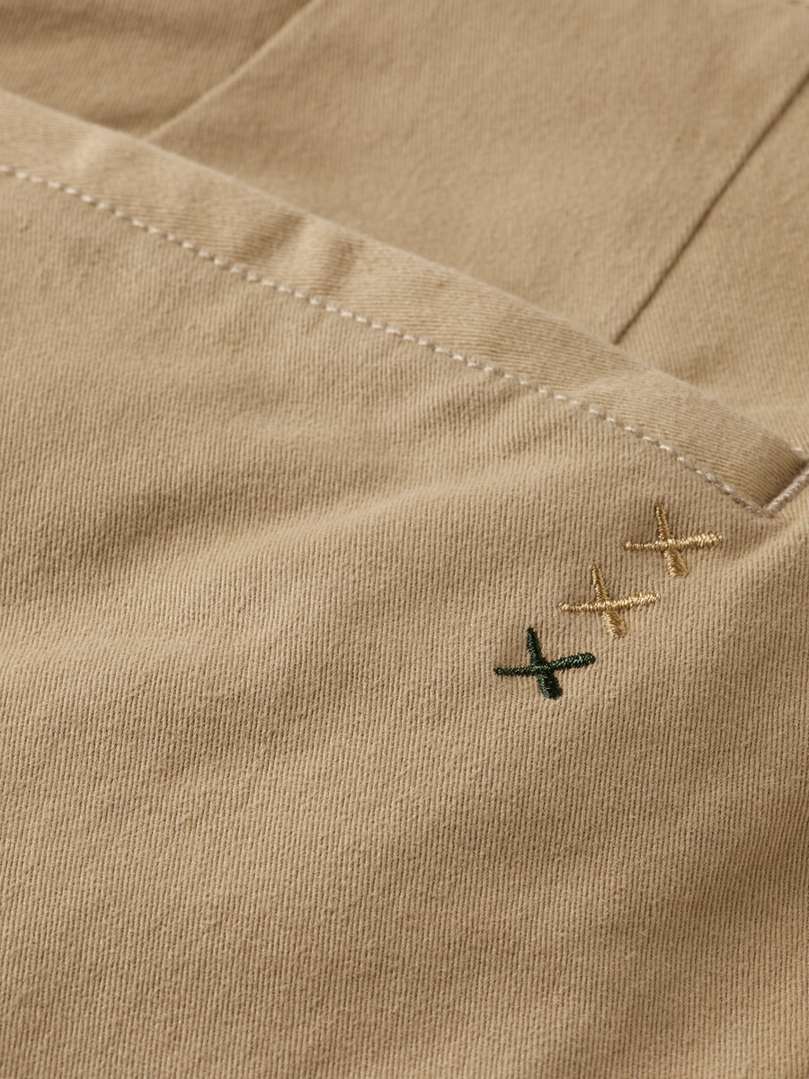 essentials — chino de sarga de mezcla de algodón drift