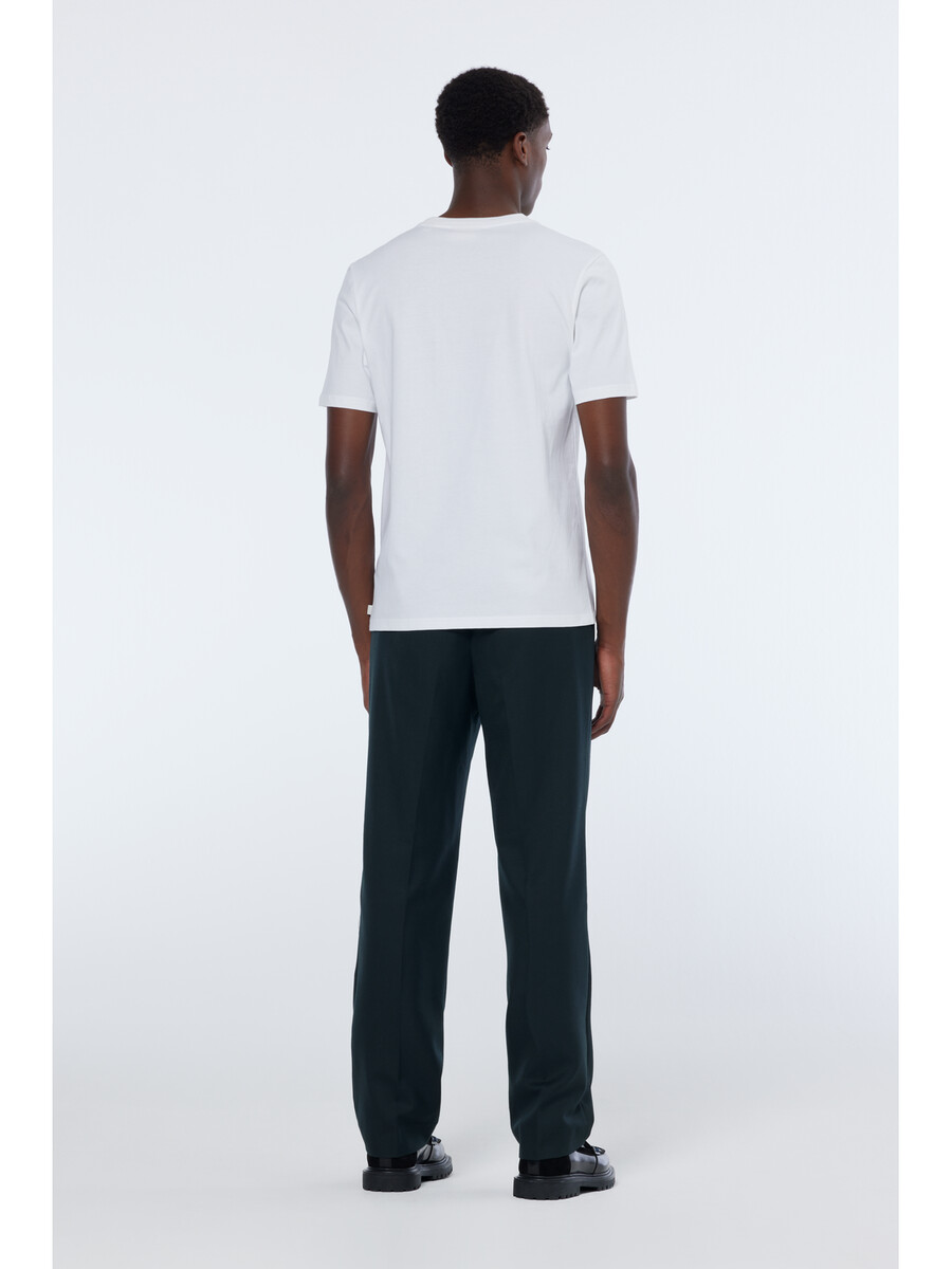 pantalón chino plisado de corte recto y relajado