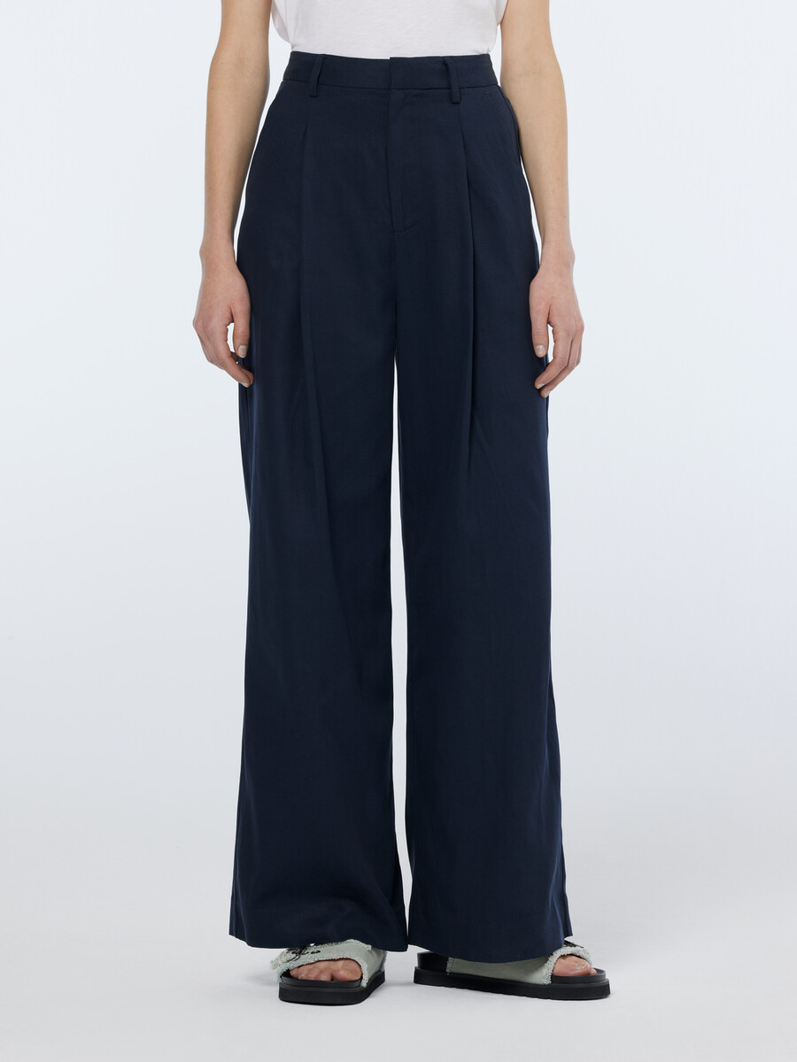 essentials — pantalón chino rosa