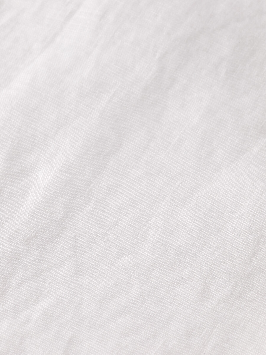 essentials — camisa de lino con cuello alto