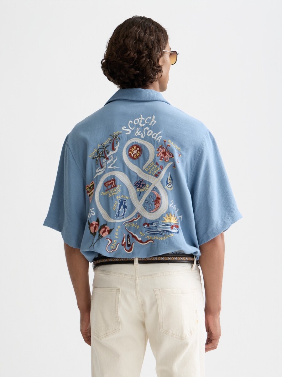 camisa de manga corta holgada del 40.º aniversario