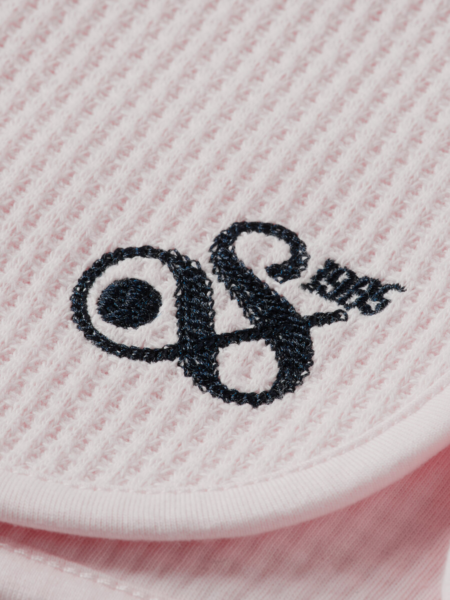 bermudas deportivas de corte relajado con diseño de gofre
