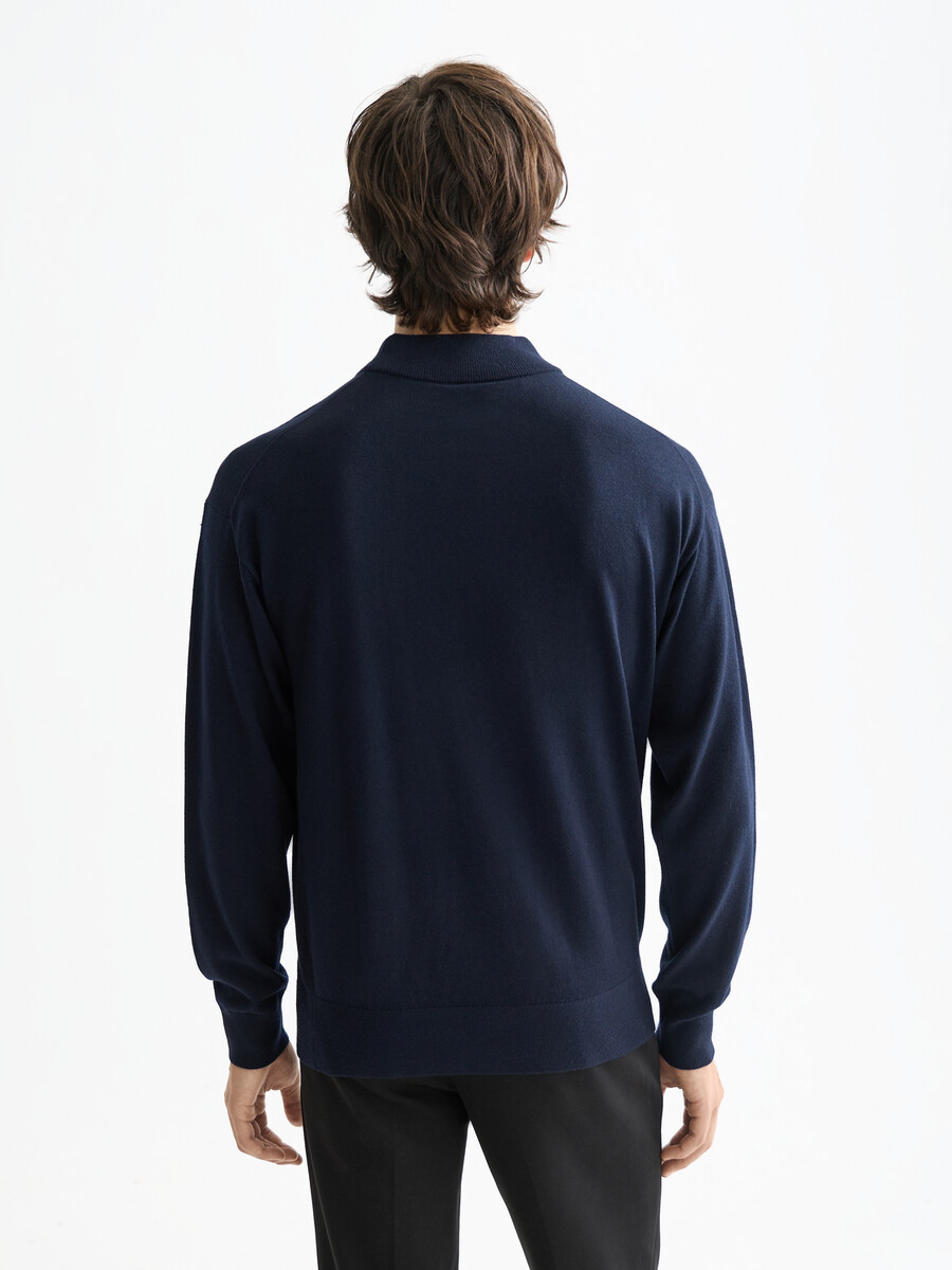 essentials — jersey de cuello alto con hombros caídos