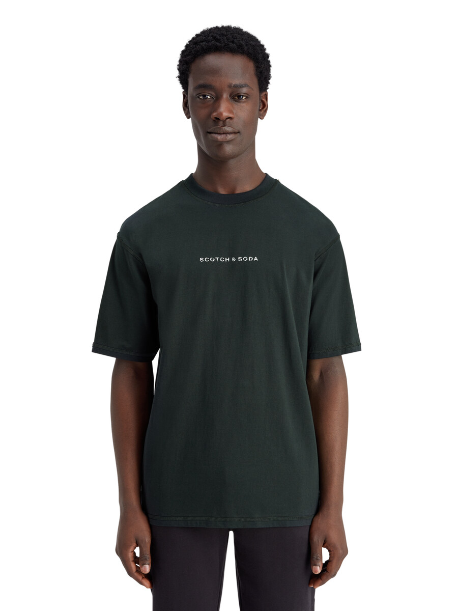 essentials — camiseta con logotipo