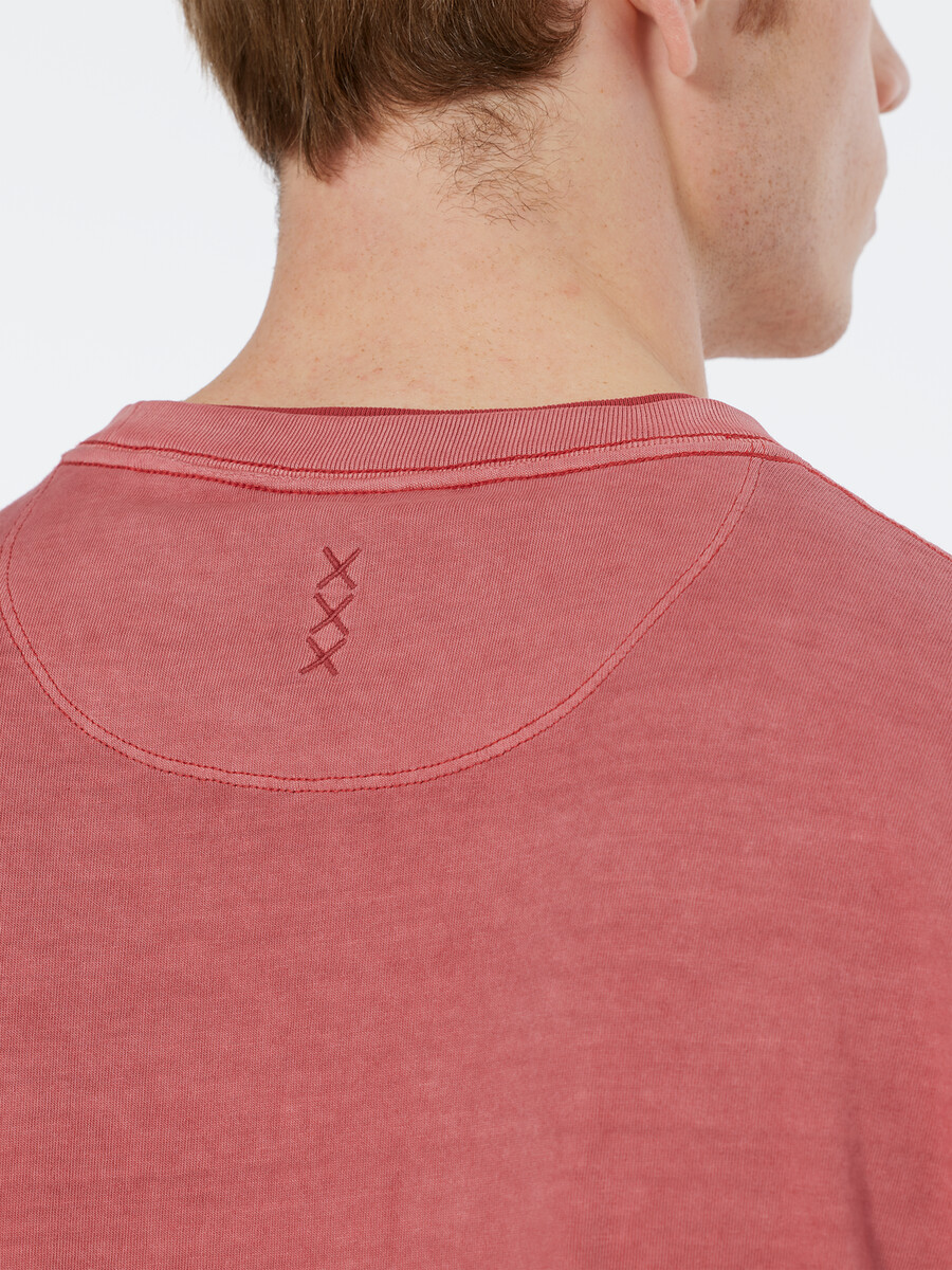 camiseta de corte relajado teñida en prenda