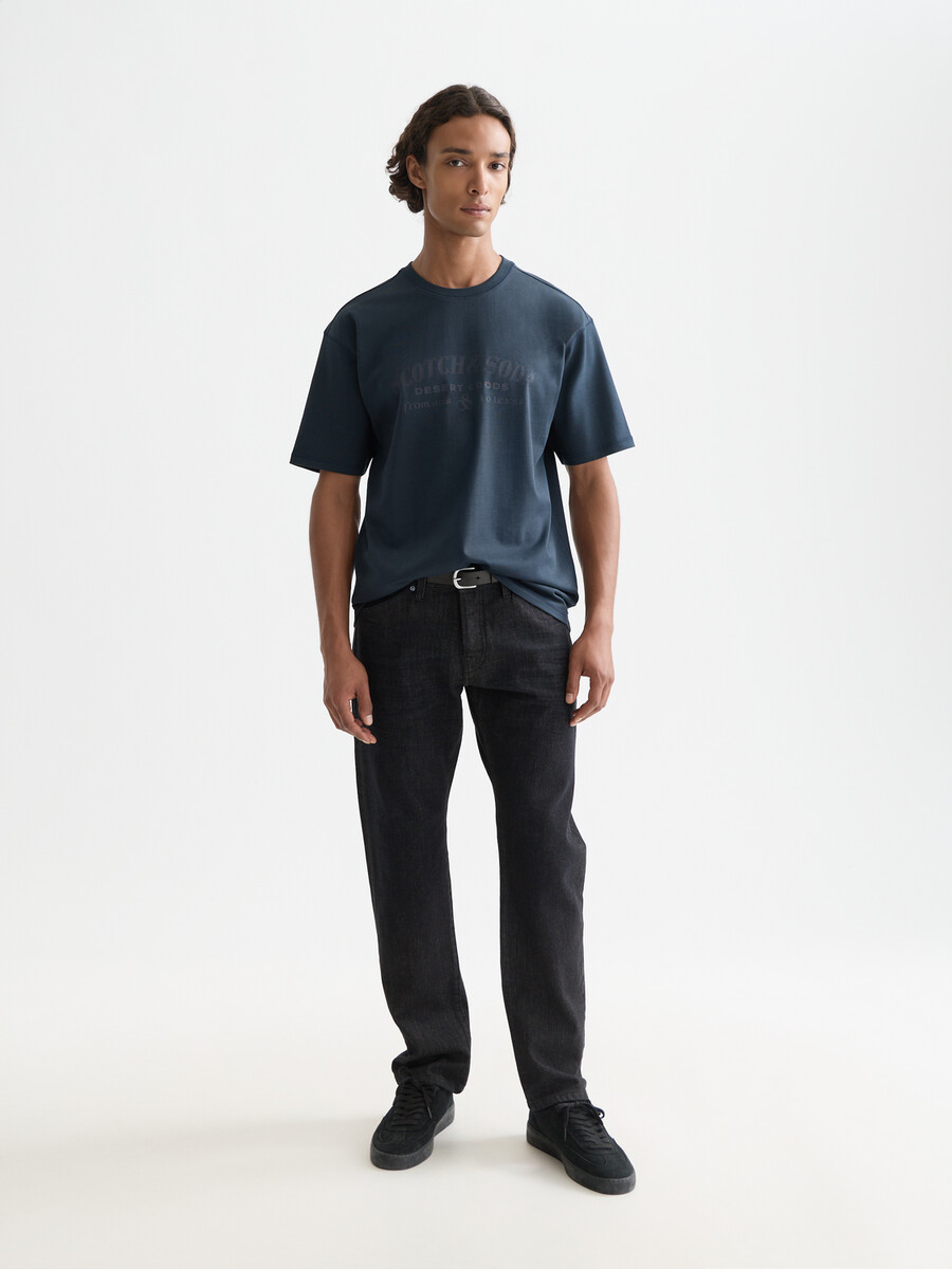 camiseta holgada con ilustración frontal