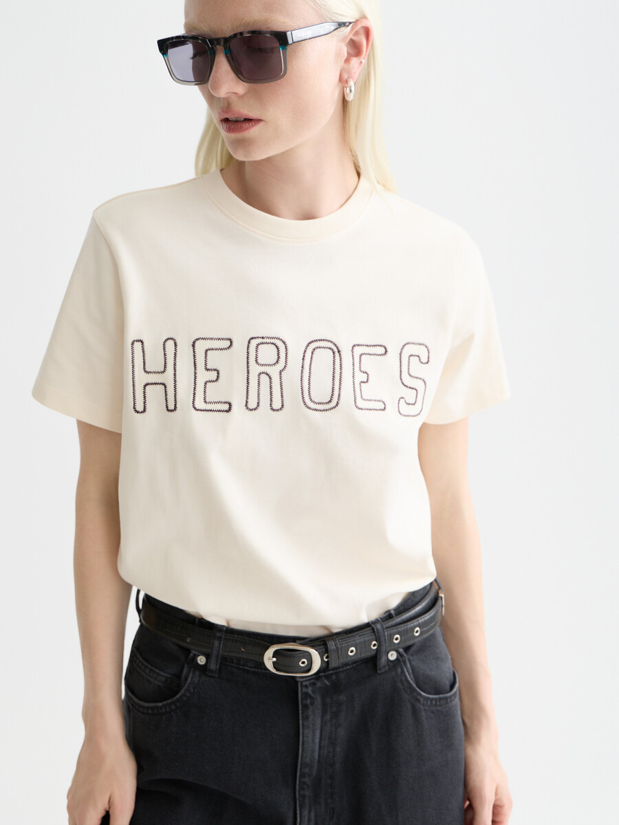 camiseta de corte regular con estampado lavado del 40.º aniversario